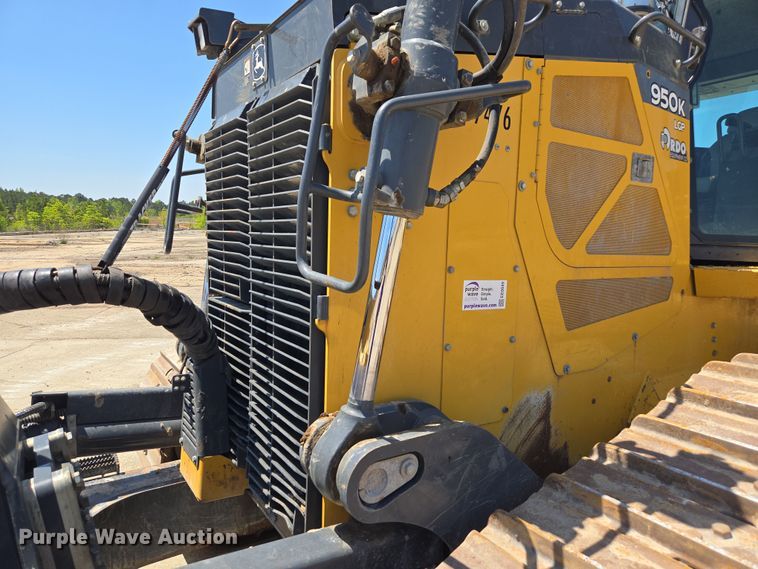 image for item EE0049 2019 John Deere 950K LGP dozer