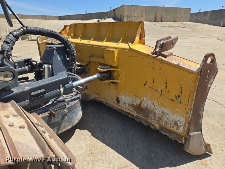 image for item EE0049 2019 John Deere 950K LGP dozer