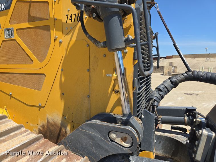 image for item EE0049 2019 John Deere 950K LGP dozer