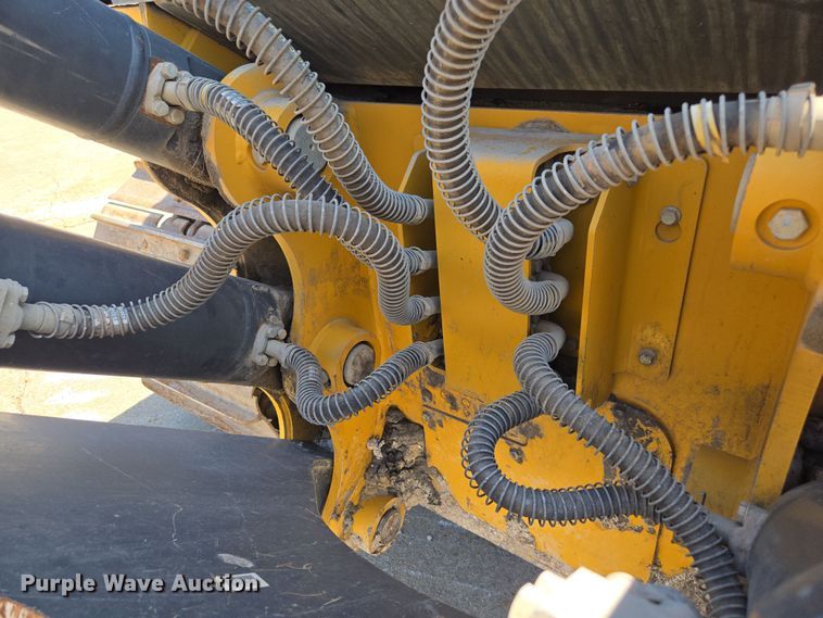 image for item EE0049 2019 John Deere 950K LGP dozer