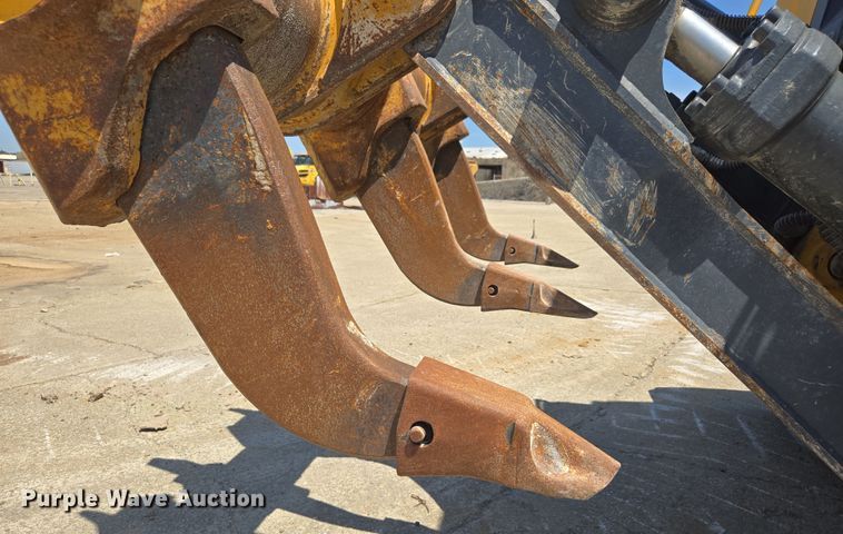 image for item EE0049 2019 John Deere 950K LGP dozer