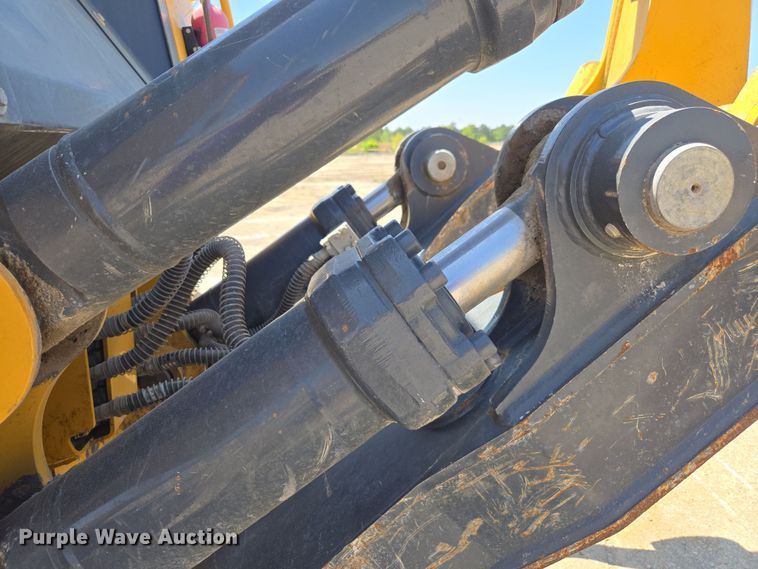 image for item EE0049 2019 John Deere 950K LGP dozer