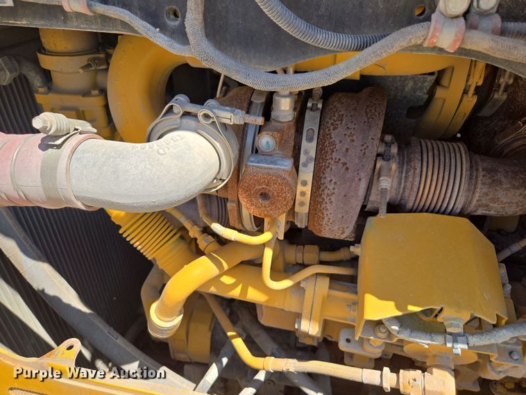 image for item EE0049 2019 John Deere 950K LGP dozer