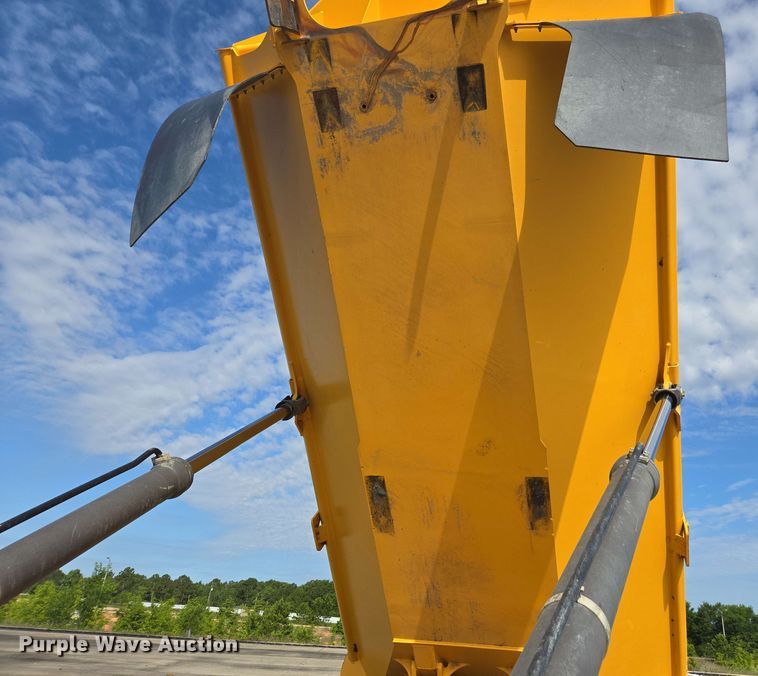 image for item EE0051 2018 Volvo A25G articulated haul truck