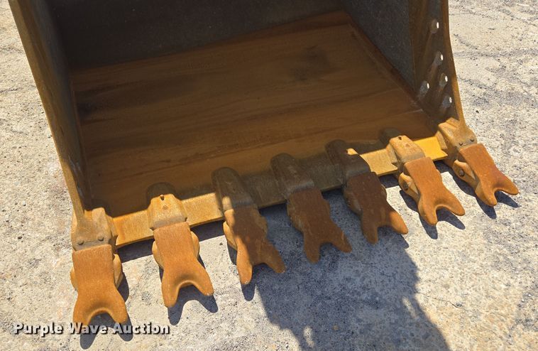 image for item EE0052 2023 Caterpillar 340 excavator