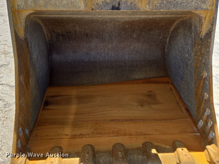 image for item EE0052 2023 Caterpillar 340 excavator