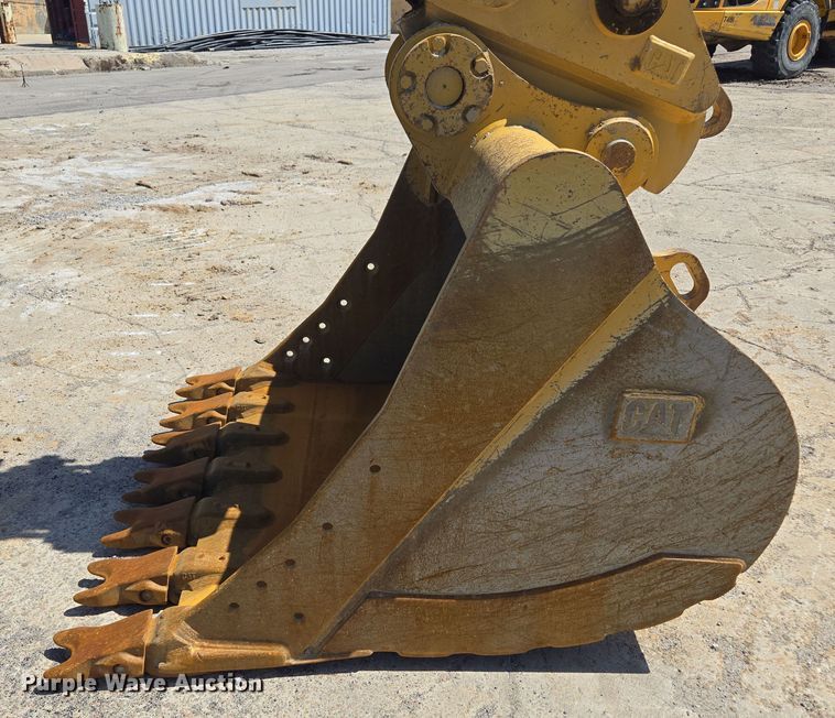 image for item EE0052 2023 Caterpillar 340 excavator