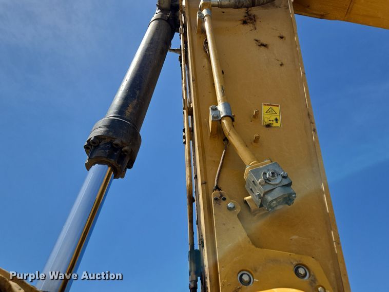 image for item EE0052 2023 Caterpillar 340 excavator