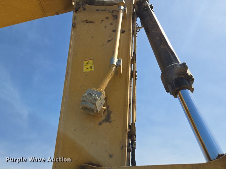 image for item EE0052 2023 Caterpillar 340 excavator