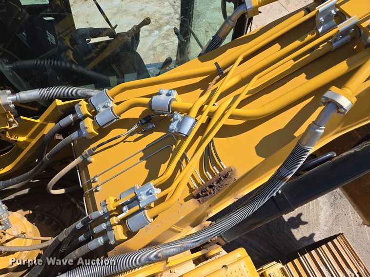 image for item EE0052 2023 Caterpillar 340 excavator