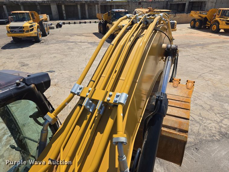 image for item EE0052 2023 Caterpillar 340 excavator