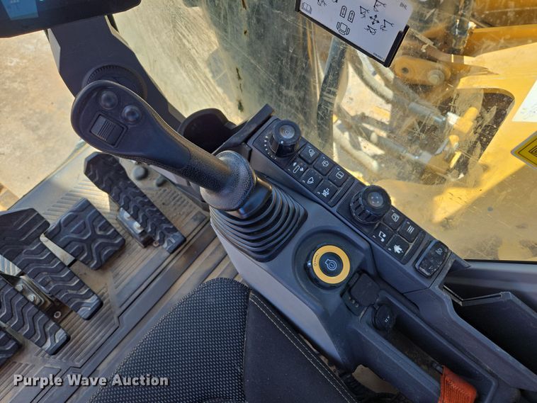 image for item EE0052 2023 Caterpillar 340 excavator