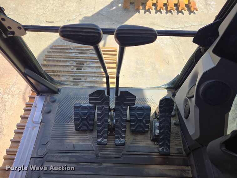 image for item EE0052 2023 Caterpillar 340 excavator