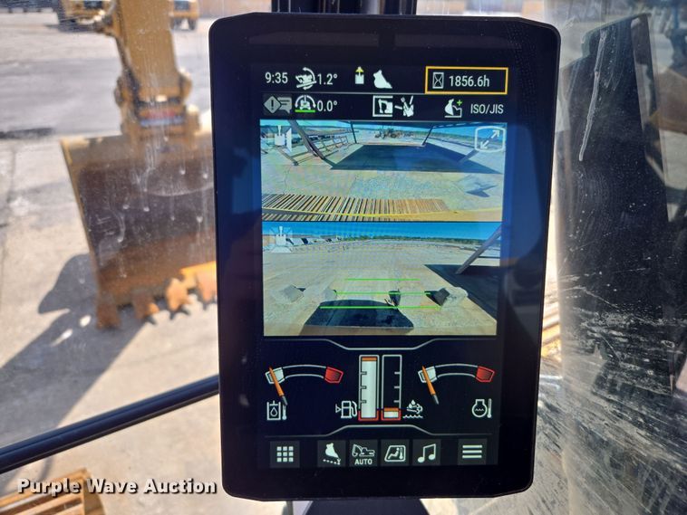 image for item EE0052 2023 Caterpillar 340 excavator