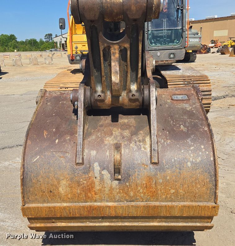 image for item EE0053 2018 Volvo EC380EL excavator
