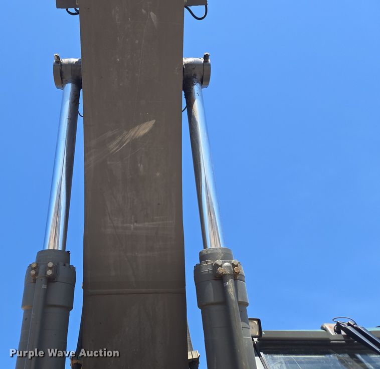 image for item EE0053 2018 Volvo EC380EL excavator