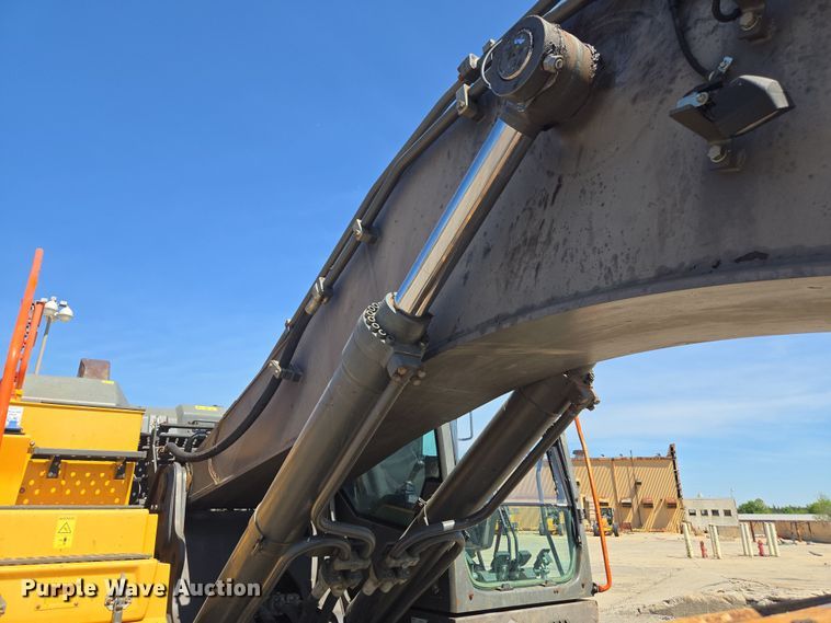 image for item EE0053 2018 Volvo EC380EL excavator