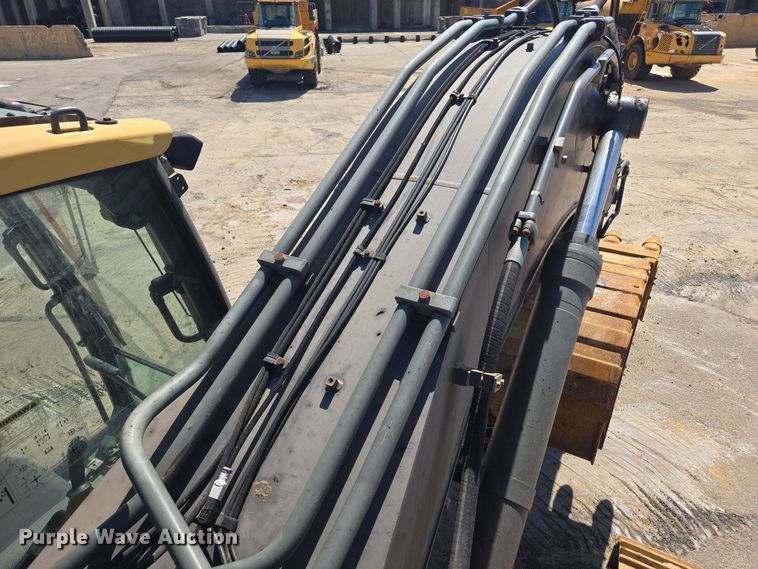 image for item EE0053 2018 Volvo EC380EL excavator