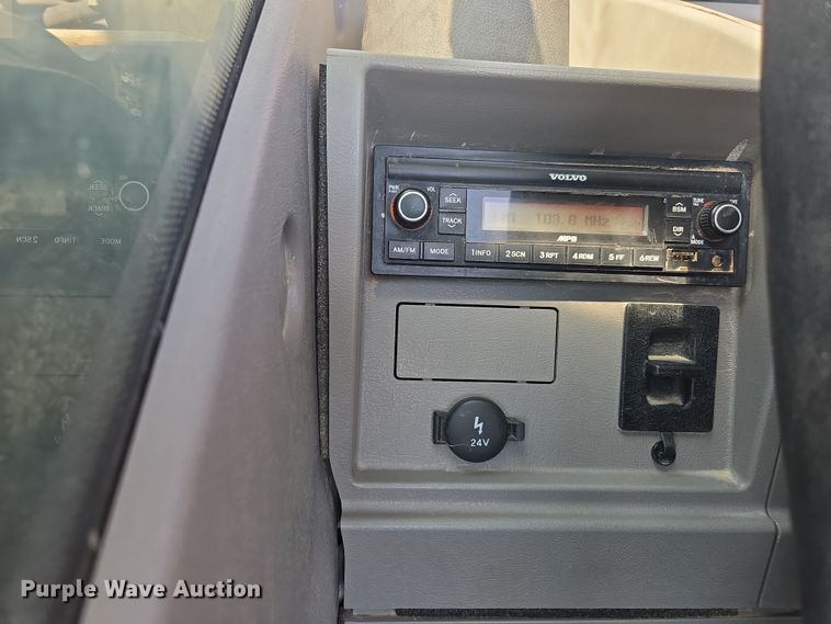 image for item EE0053 2018 Volvo EC380EL excavator