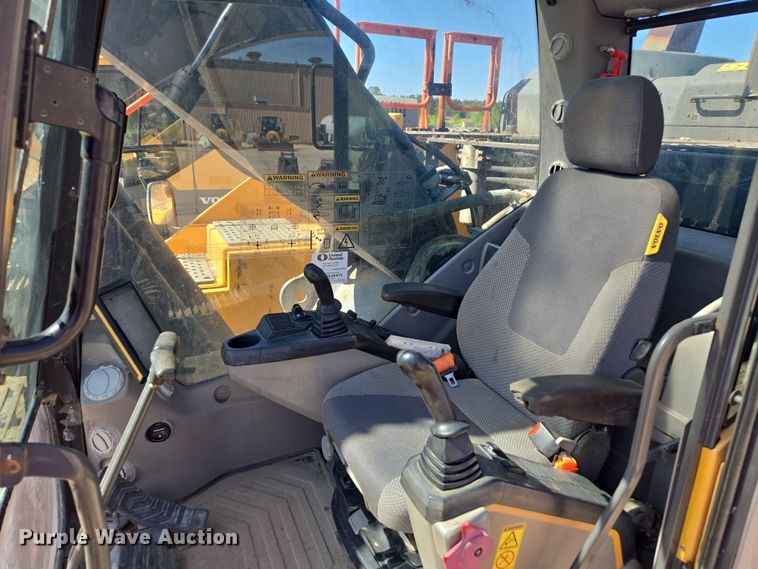 image for item EE0054 2018 Volvo EC350E excavator