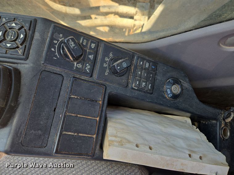 image for item EE0054 2018 Volvo EC350E excavator