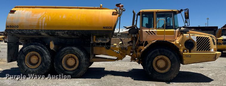 image for item EE0056 2006 Volvo A30D water wagon