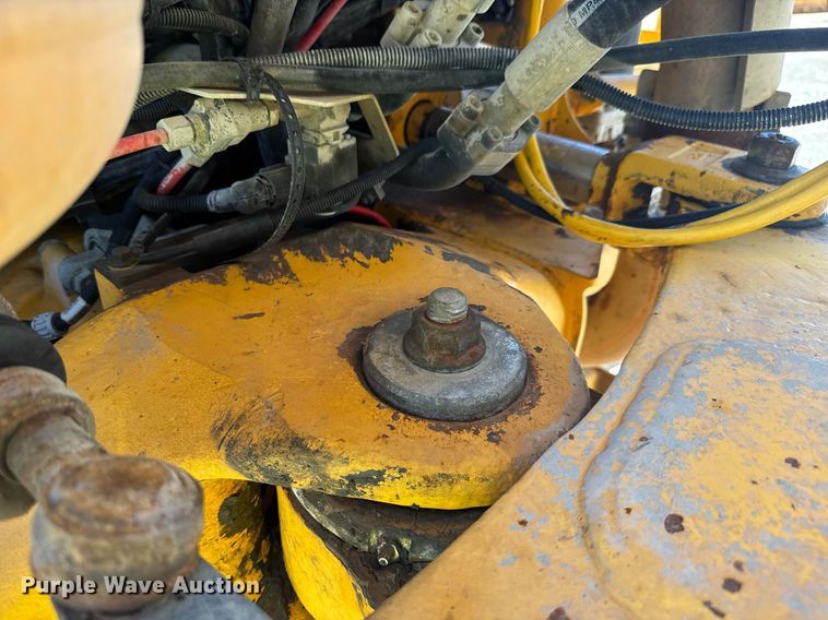 image for item EE0056 2006 Volvo A30D water wagon