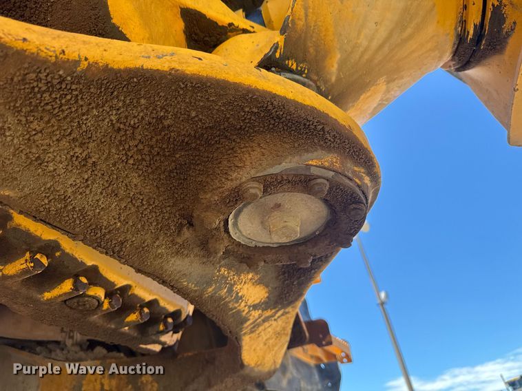 image for item EE0056 2006 Volvo A30D water wagon