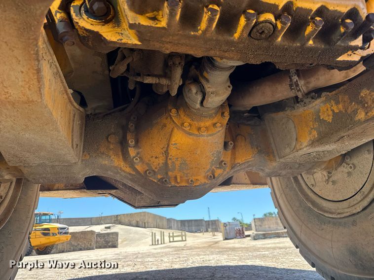 image for item EE0056 2006 Volvo A30D water wagon