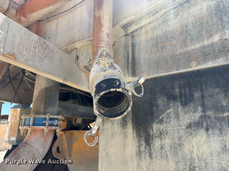 image for item EE0056 2006 Volvo A30D water wagon