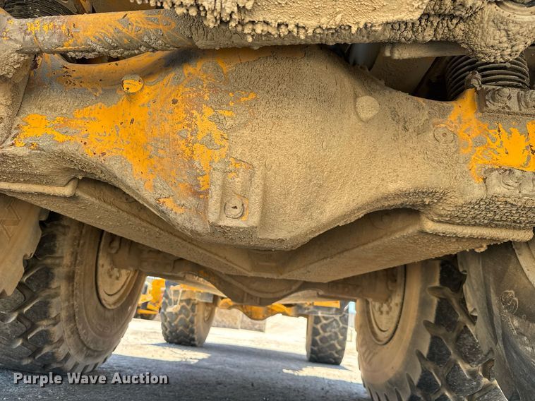 image for item EE0056 2006 Volvo A30D water wagon