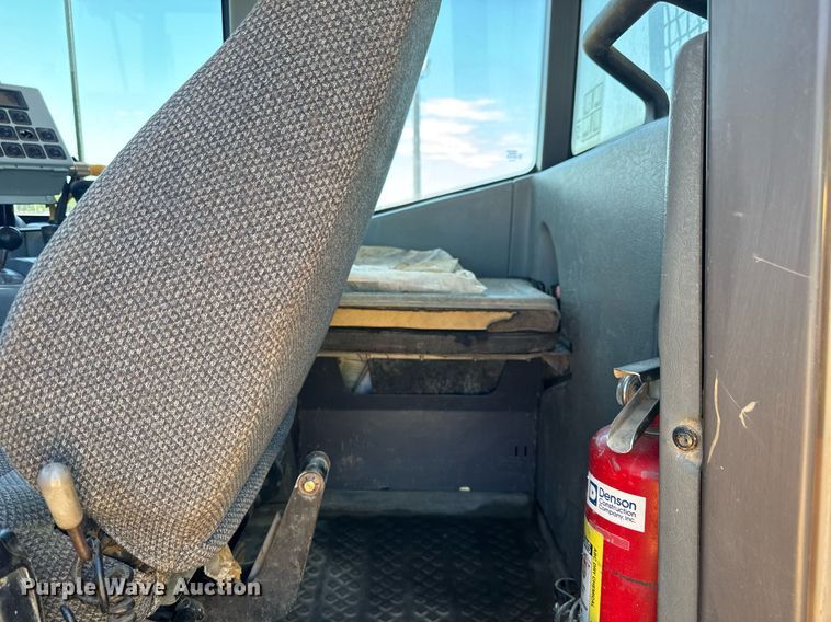 image for item EE0056 2006 Volvo A30D water wagon