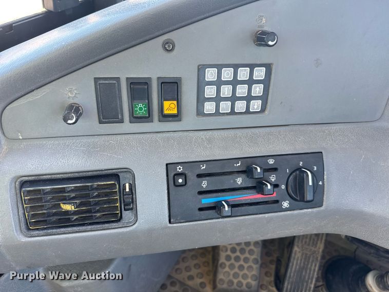 image for item EE0056 2006 Volvo A30D water wagon