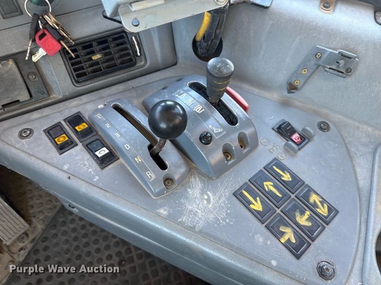 image for item EE0056 2006 Volvo A30D water wagon