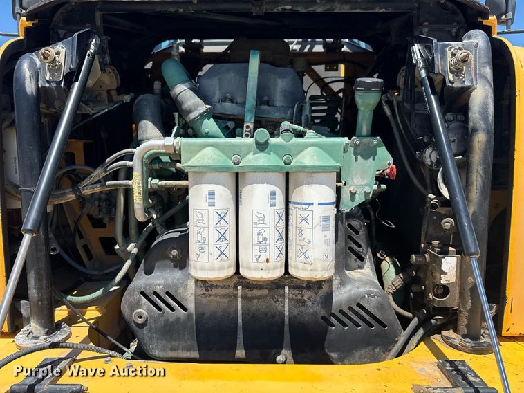 image for item EE0056 2006 Volvo A30D water wagon