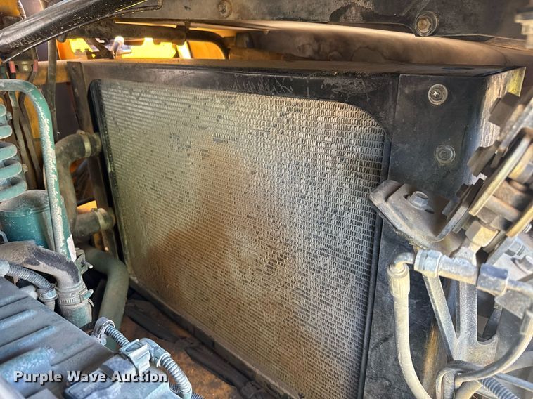 image for item EE0056 2006 Volvo A30D water wagon