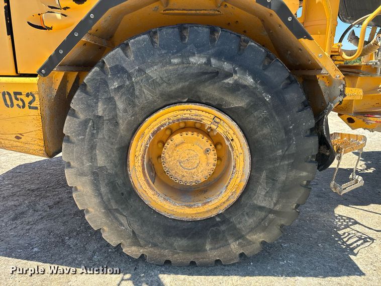 image for item EE0056 2006 Volvo A30D water wagon