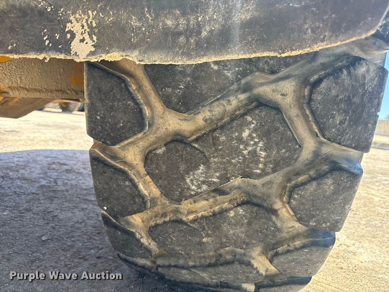 image for item EE0056 2006 Volvo A30D water wagon