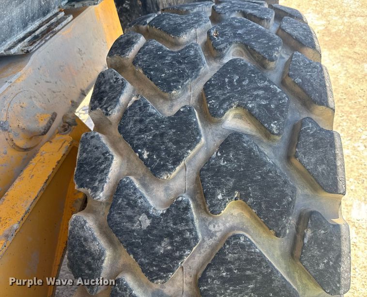 image for item EE0056 2006 Volvo A30D water wagon