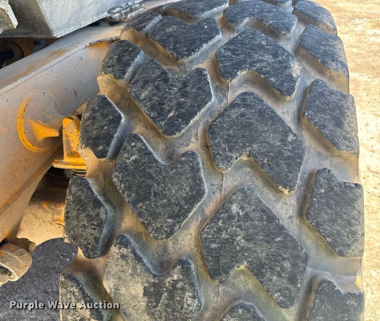 image for item EE0056 2006 Volvo A30D water wagon