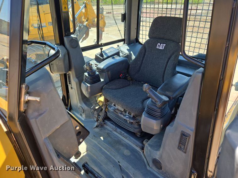 image for item EE0057 2019 Caterpillar D6K2 XL dozer