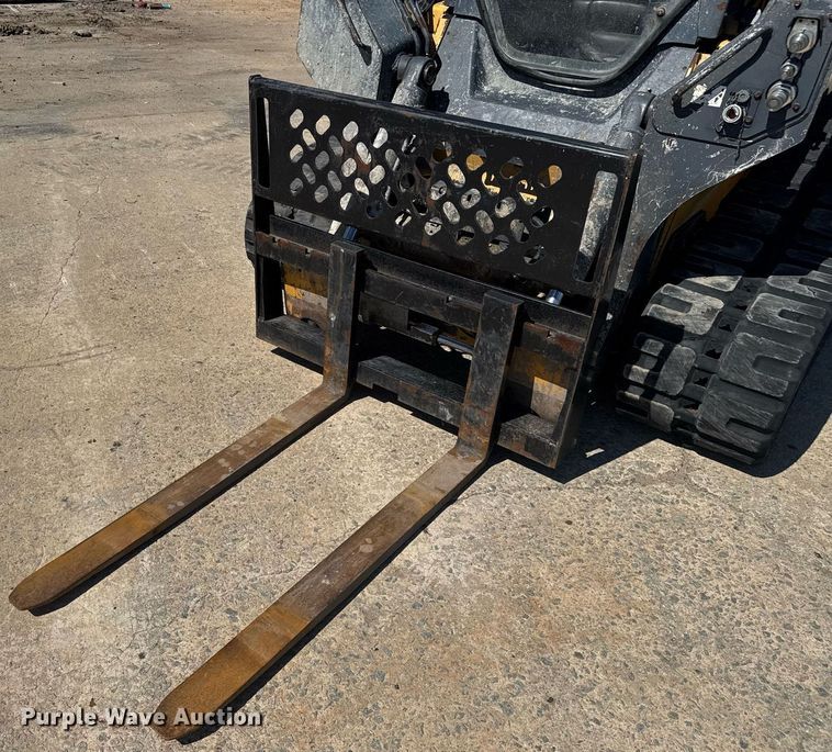 image for item EE0059 2018 John Deere 333G tracked skid steer loader