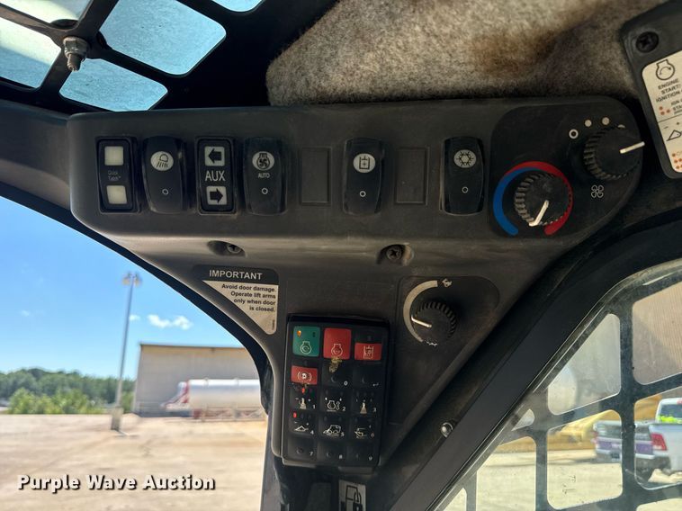 image for item EE0059 2018 John Deere 333G tracked skid steer loader