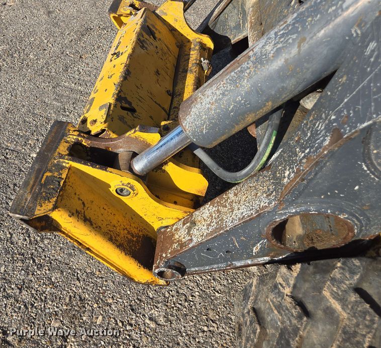 image for item EE0061 2018 John Deere 333G tracked skid steer loader