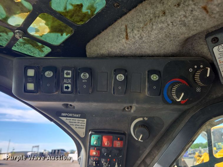 image for item EE0061 2018 John Deere 333G tracked skid steer loader