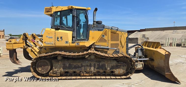 image for item EE0062 2018 John Deere 850K WLT dozer