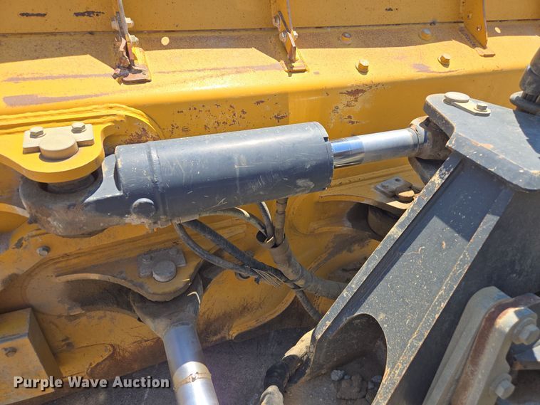 image for item EE0062 2018 John Deere 850K WLT dozer