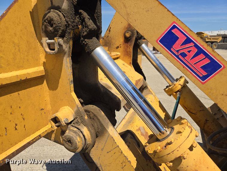 image for item EE0062 2018 John Deere 850K WLT dozer