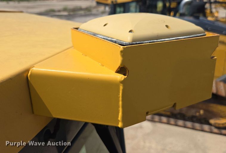 image for item EE0062 2018 John Deere 850K WLT dozer