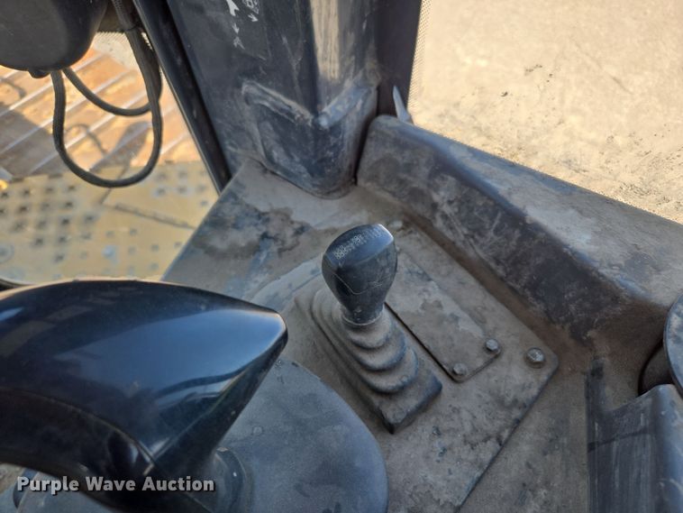 image for item EE0062 2018 John Deere 850K WLT dozer